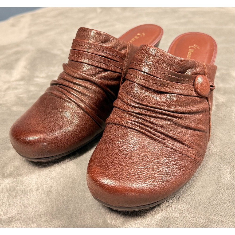 Bare Traps Hilly Mules Womens 7.5 Brown Leather Ruched Button Clogs Heels
